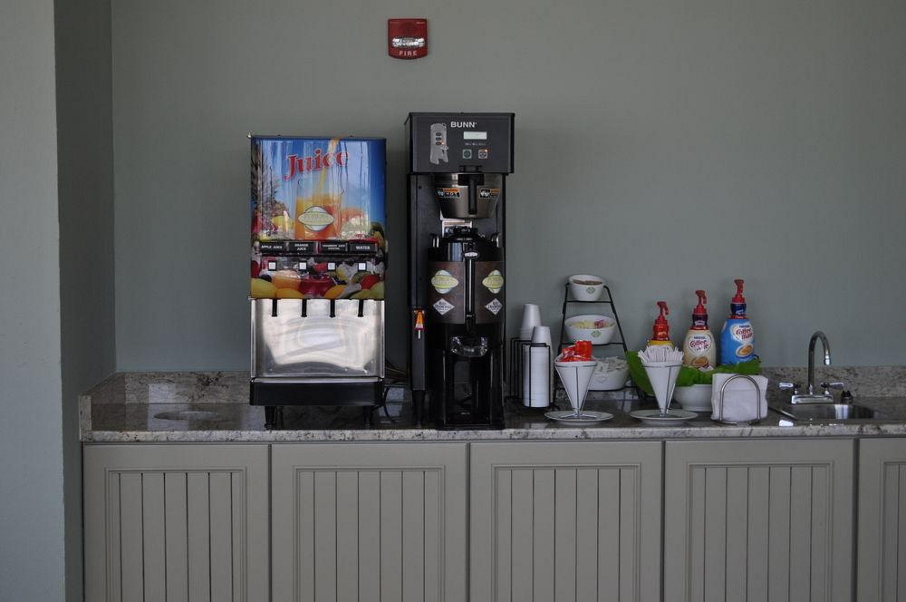 Ramada By Wyndham Panama City Beach / Beachfront Εξωτερικό φωτογραφία