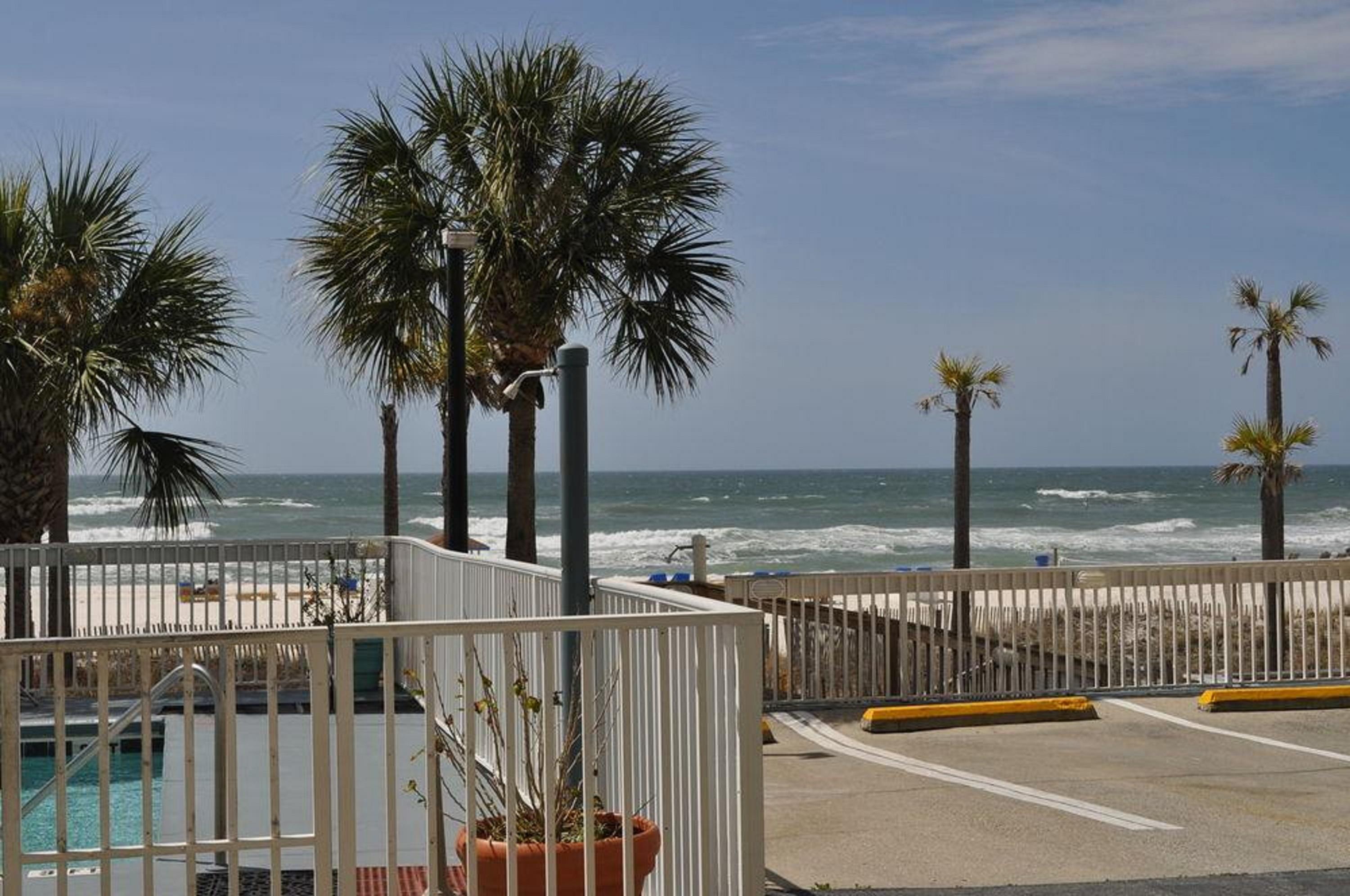 Ramada By Wyndham Panama City Beach / Beachfront Εξωτερικό φωτογραφία