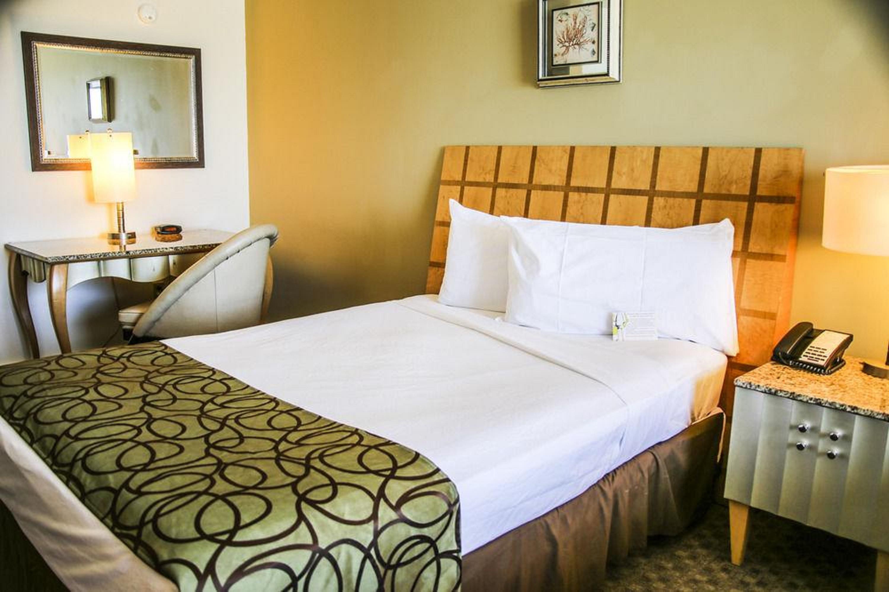 Ramada By Wyndham Panama City Beach / Beachfront Εξωτερικό φωτογραφία