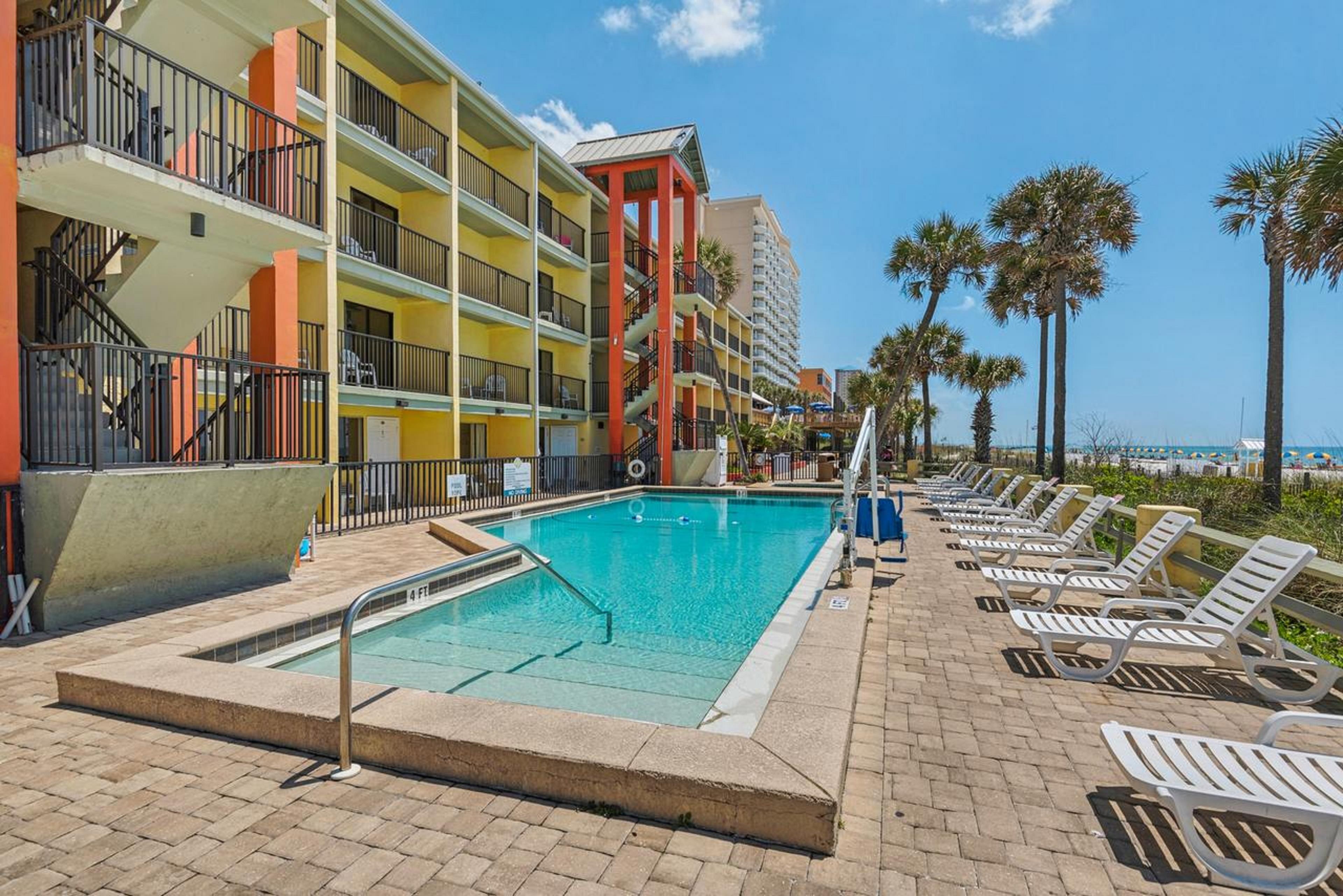 Ramada By Wyndham Panama City Beach / Beachfront Εξωτερικό φωτογραφία