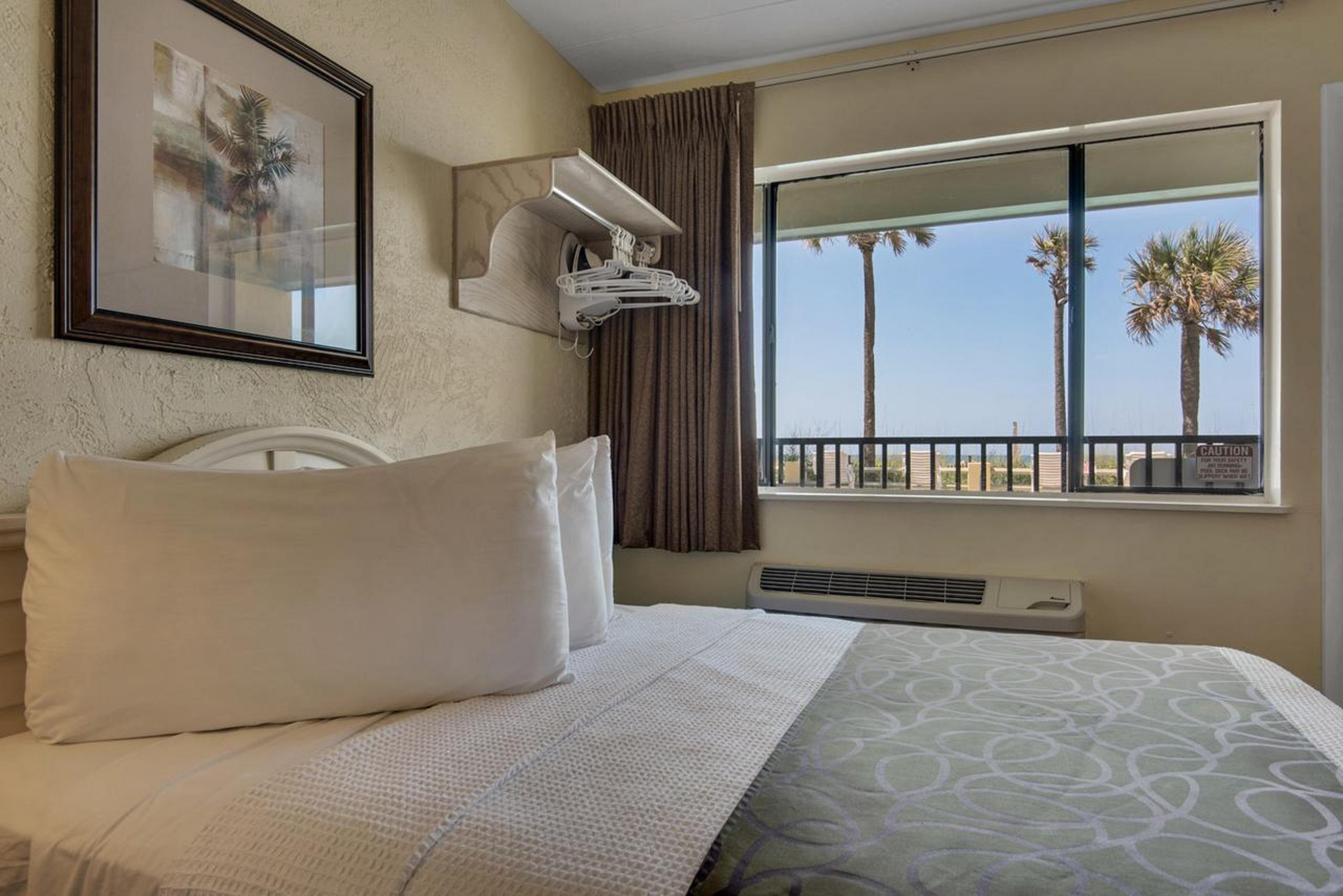 Ramada By Wyndham Panama City Beach / Beachfront Εξωτερικό φωτογραφία