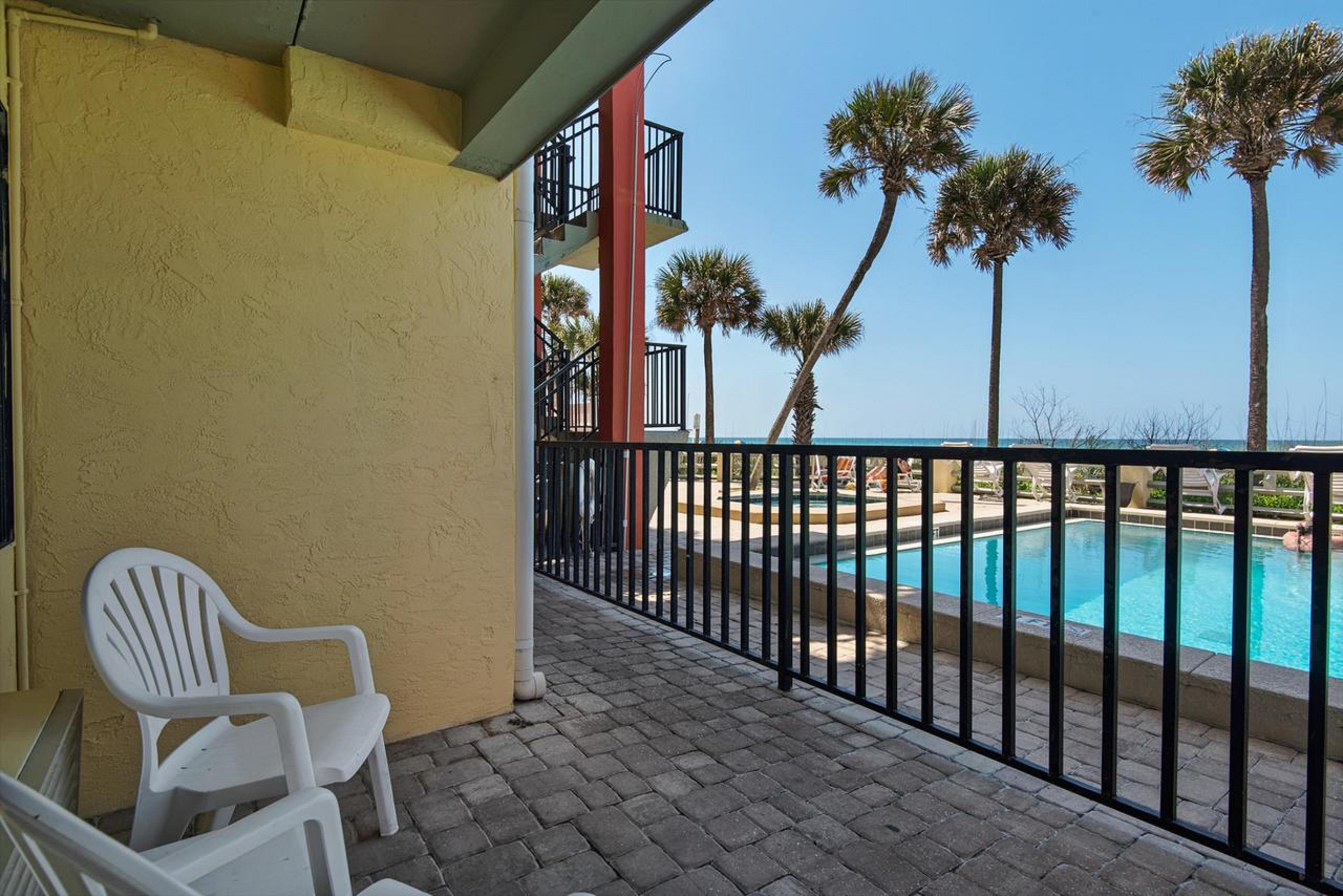 Ramada By Wyndham Panama City Beach / Beachfront Εξωτερικό φωτογραφία