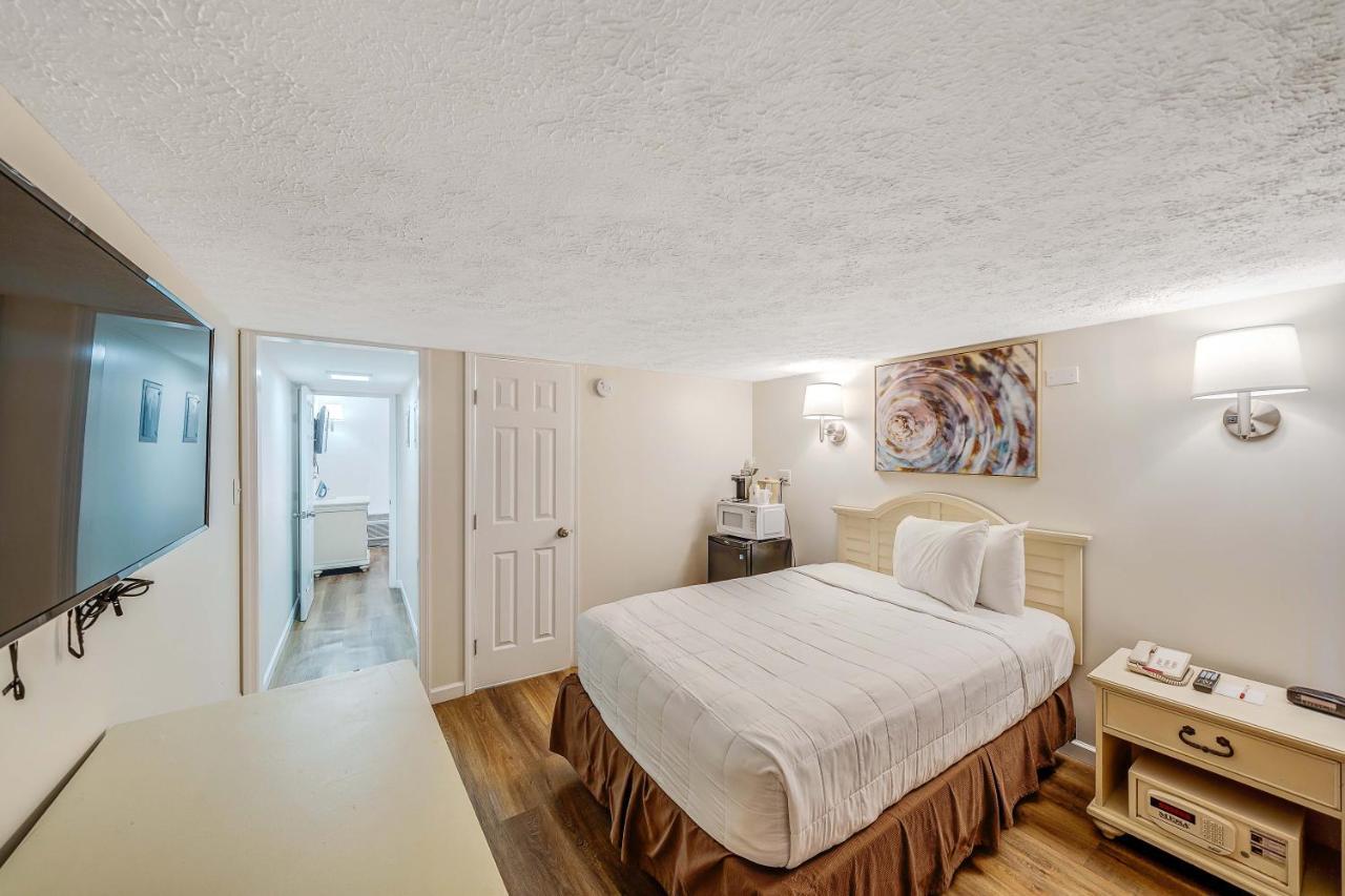 Ramada By Wyndham Panama City Beach / Beachfront Εξωτερικό φωτογραφία
