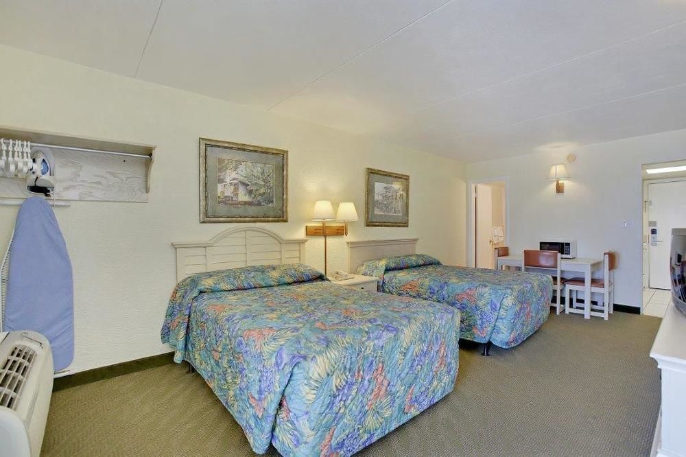 Ramada By Wyndham Panama City Beach / Beachfront Εξωτερικό φωτογραφία